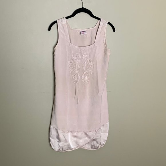 Vintage Dresses & Skirts - Vintage Empress Easywear beige embroidered dress
